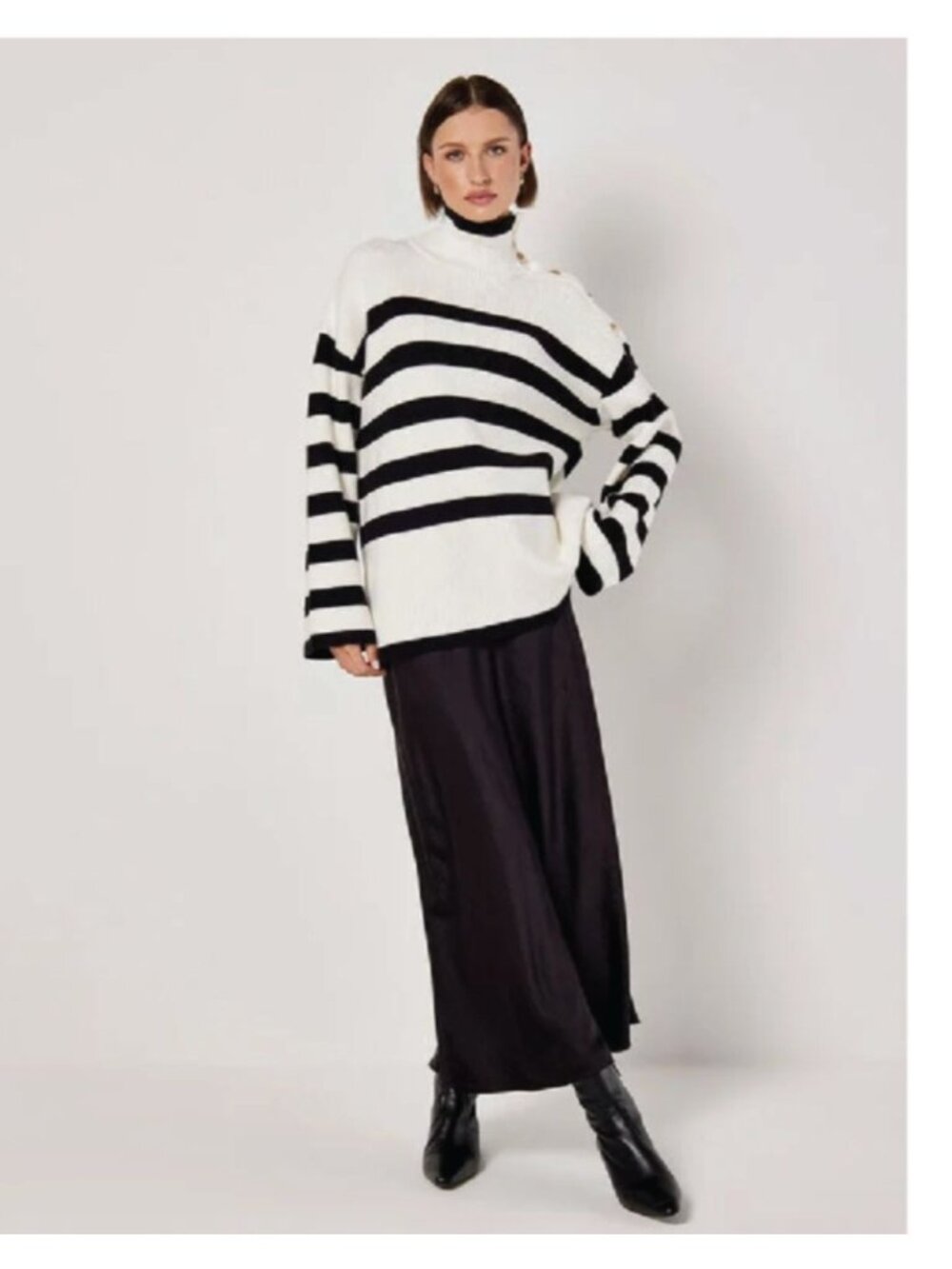 Apricot Long Sleeve Stripe Button Ribbed Sweater in White / Black - Sz S - NWT